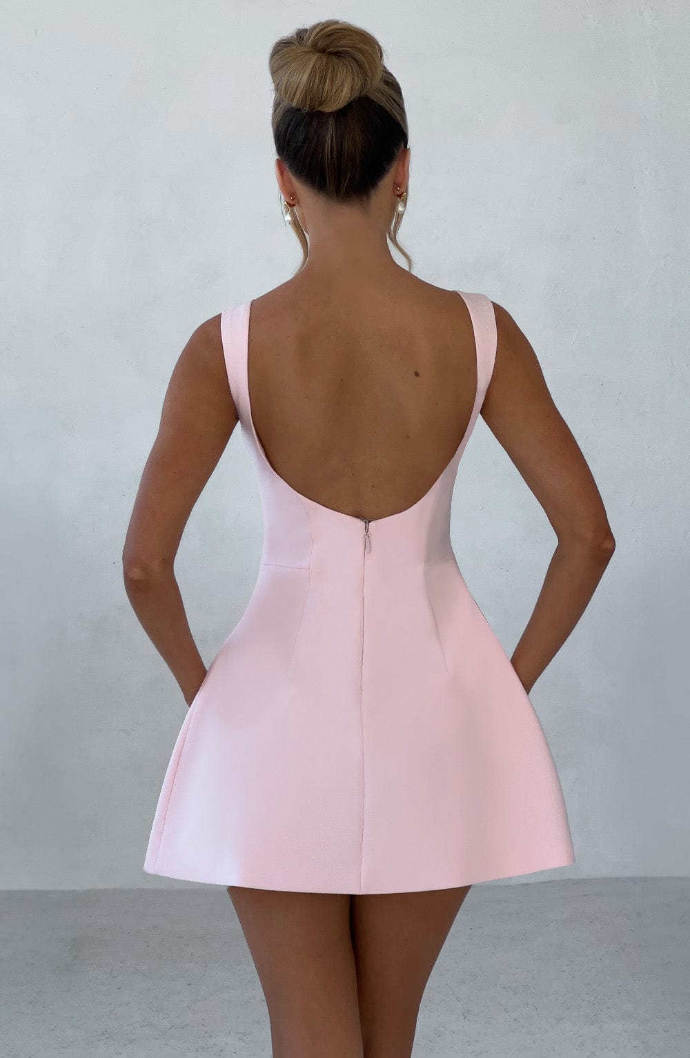 LILA BACKLESS MINI DRESS - BLUSH