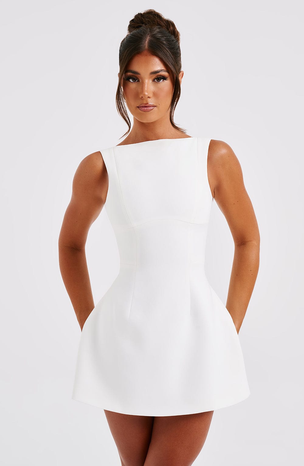 LILA BACKLESS MINI DRESS - WHITE